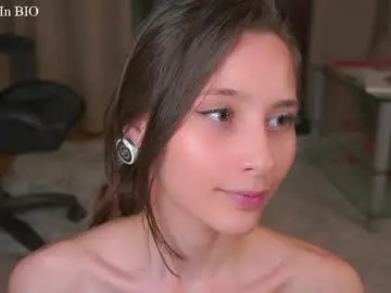 Chaturbate Live Sex Cam of falinecrosthwaite