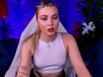 Chaturbate Adult Video Chat of hyileyclark