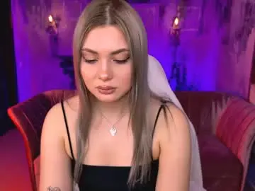 Chaturbate Live Sex Cam of hyileyclark