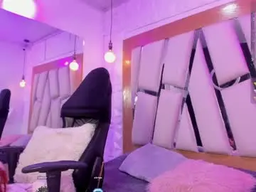 Chaturbate Live Sex Cam of little__ary