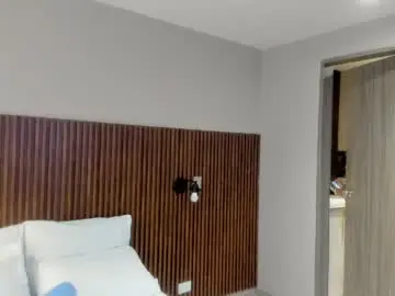 Chaturbate Live Sex Cam of nicolasmuscle