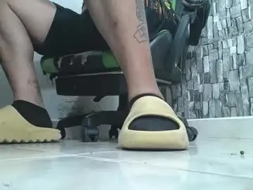 Chaturbate Best live sex cam show of srfindomfeet_