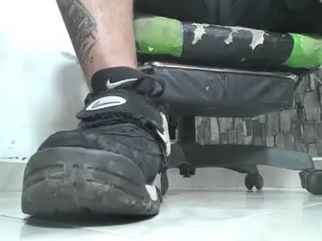 Chaturbate Free Porn Cam of srfindomfeet_