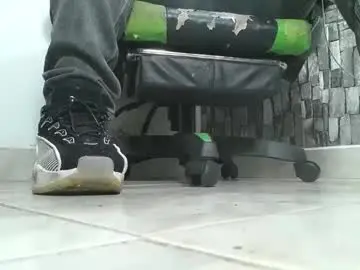 Chaturbate Free Porn Cam of srfindomfeet_