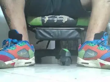 Chaturbate Live Porn of srfindomfeet_