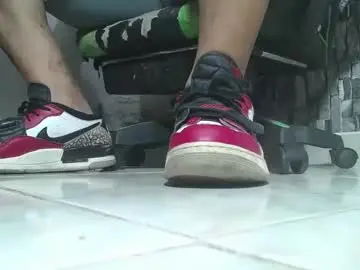 Chaturbate Adult Webcam of srfindomfeet_