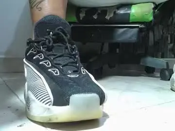 Chaturbate Adult Video Chat of srfindomfeet_