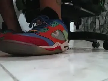 Chaturbate Free Porn Cam of srfindomfeet_