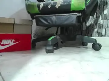 Chaturbate Free Porn Cam of srfindomfeet_