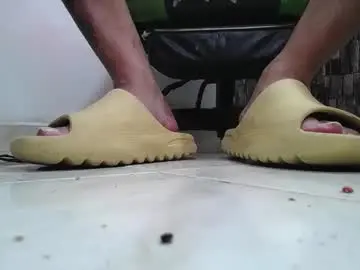 Chaturbate Free Porn Cam of srfindomfeet_