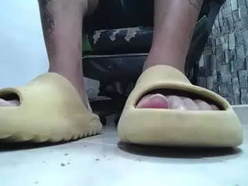 Chaturbate Best live sex cam show of srfindomfeet_