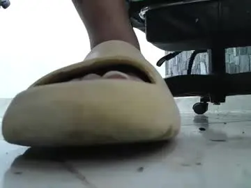 Chaturbate Live Porn of srfindomfeet_