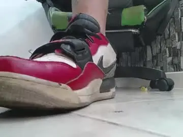 Chaturbate Watch Live Sex Cams of srfindomfeet_