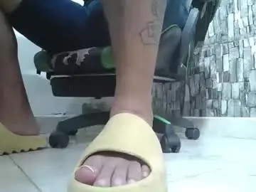 Chaturbate Live Sex of srfindomfeet_
