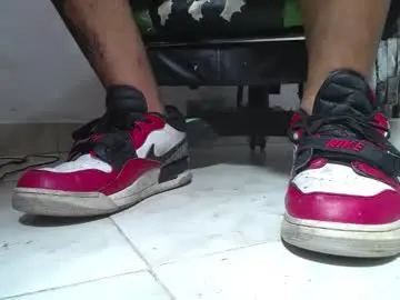 Chaturbate Live Porn of srfindomfeet_