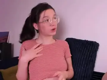 Chaturbate Best live sex cam show of miabellee_