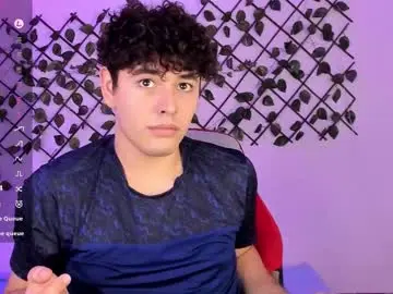 Chaturbate Live Sex Cam of snow_hans