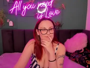 Chaturbate Live Sex Cam of lisaamoree