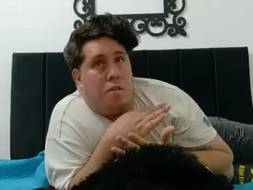 Chaturbate Live Sex Cam of pinkqueen23