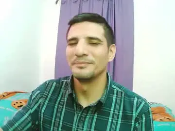 Chaturbate Best live sex cam show of braulio_master