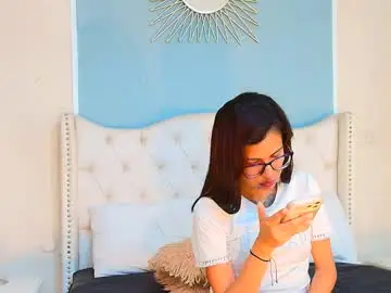 Chaturbate Adult Webcams of emily_loperaa