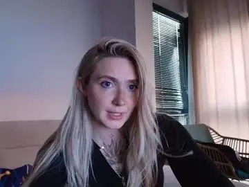 Chaturbate Adult Webcam of tattoobbgirl