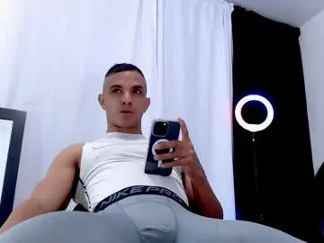 Chaturbate Live Sex Cam of antonywebb94