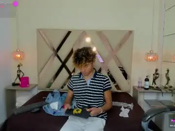 Chaturbate Best live sex cam show of anyelotwink