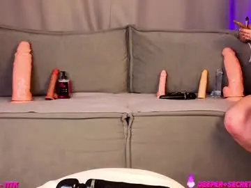 Chaturbate Live Sex Cam of lana_lee_