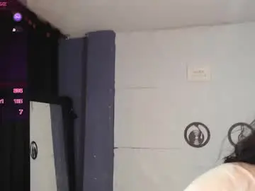 Chaturbate Free Porn Cam of skinny_yizz