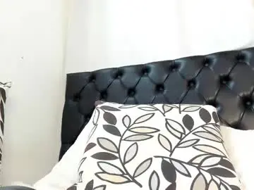 Chaturbate Nude Webcam of stephie01