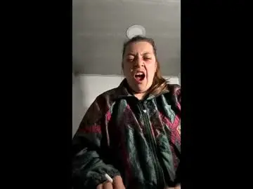 Chaturbate Adult Video Chat of ezlngirl