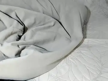Chaturbate Live Sex Cam of le__ah