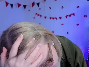 Chaturbate Live Sex Cam of leazy_peasy