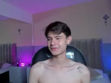 Chaturbate Best live sex cam show of derek_sinn