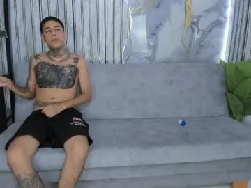 Chaturbate Live Porn of golden_girl_house