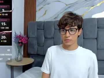 Chaturbate Live Sex Cam of julian_steward