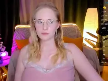 Chaturbate Best live sex cam show of sheslinki