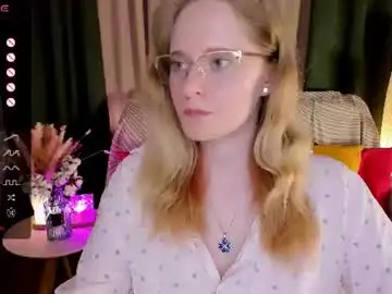 Chaturbate Watch Live Sex Cams of sheslinki