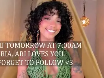 Chaturbate Live Porn of ariella_ruiz