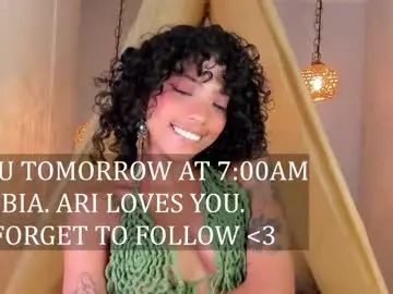 Chaturbate Sex Chat of ariella_ruiz