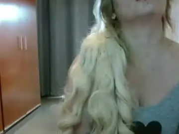 Chaturbate Live Sex Cam of hot_wiffe