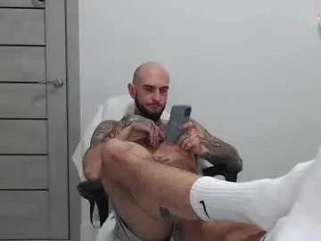 Chaturbate Live Sex Cam of maxi_foxxx