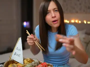 Chaturbate Adult Video Chat of newchloe18