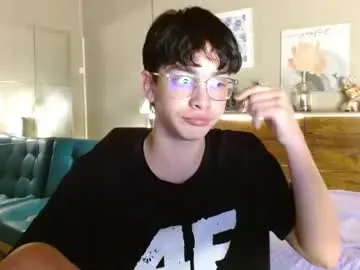 Chaturbate Free Porn Cam of santitwinkyy