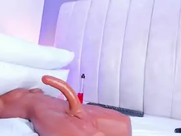 Chaturbate Live Sex Cam of scarletstarr_