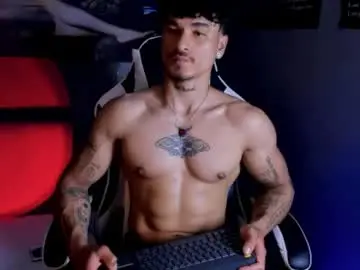 Chaturbate Live Sex Cam of thomas_fit1