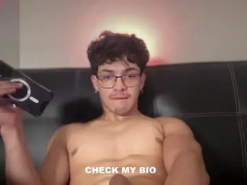 Chaturbate Sex Cam of wilddesiree_