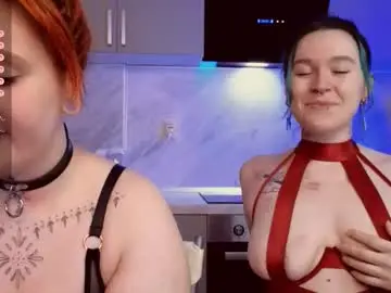Chaturbate Live Sex Cam of evaredmooon