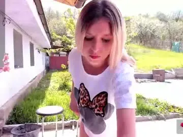 Chaturbate Live Sex Cam of danamily